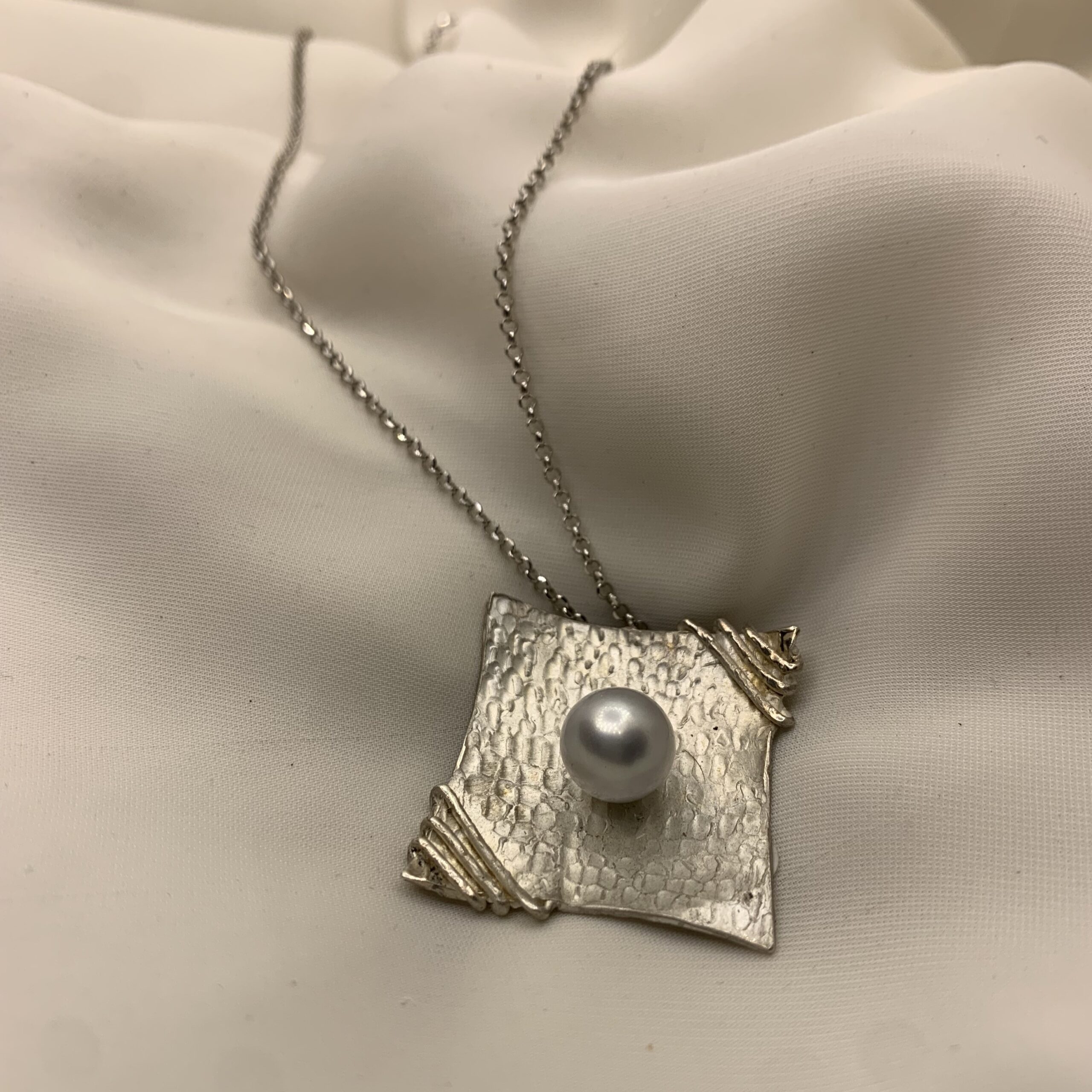 Equilibrio (collana)